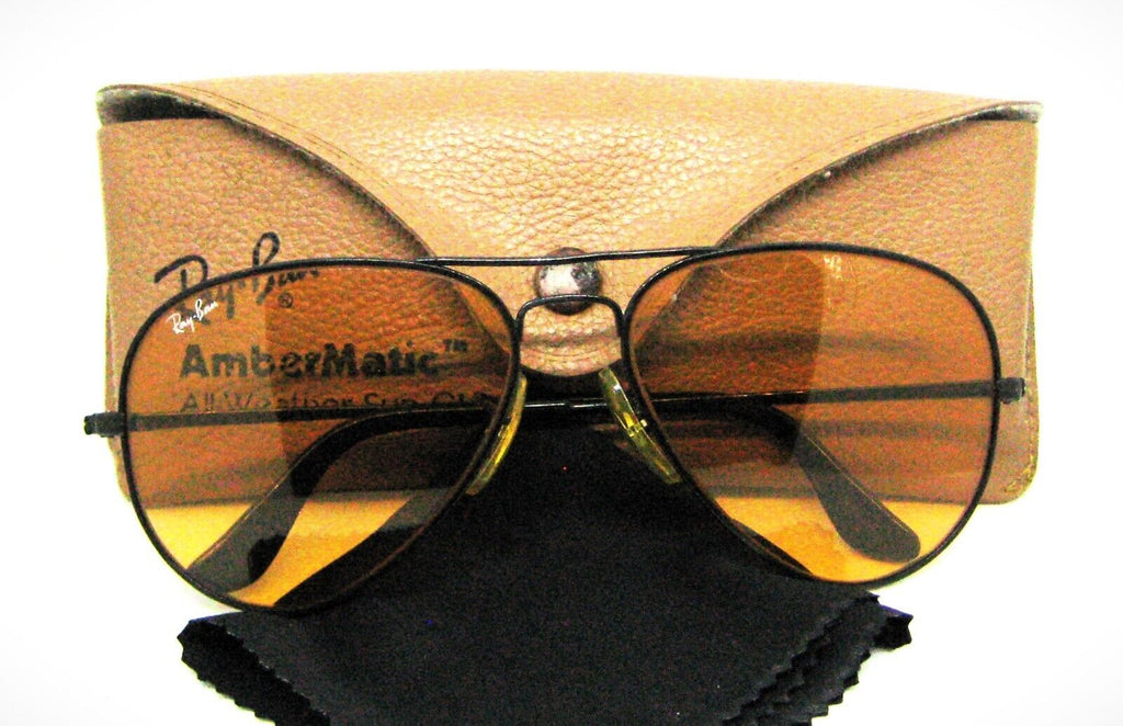 Ray-Ban USA Vintage 1990s B&L Aviator Ambermatic Deep Groove Nr.Mint Sunglasses