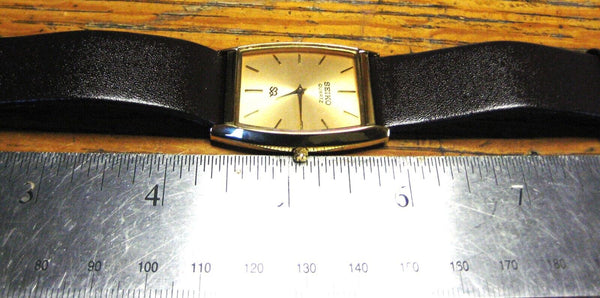 Seiko Quartz Slim Oval Men's Wrist Watch Simple Dial New Battery Japan Made Mint