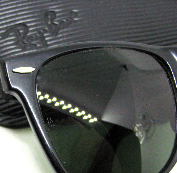 Ray-Ban USA Vintage 1980s B&L Wayfarer II L1724 Ebony Nr.Mint Sunglasses & Case