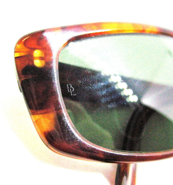 Ray-Ban USA Vintage B&L 80s Fugitive W1954 Mock Tortoise Mint Sunglasses & Case